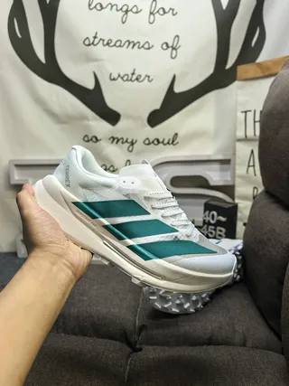 Adidas Chaussures de course blanc et vert léger mesh upper mousse sculptée semelle intermédiaire 5