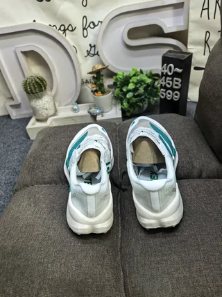 Adidas Chaussures de course blanc et vert léger mesh upper mousse sculptée semelle intermédiaire 8