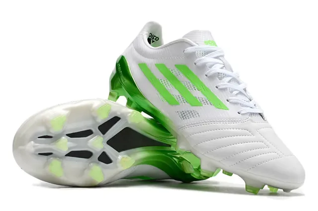 Adidas Chaussures de football blanches et vertes low-cut tacons moulés semelle translucide terrain ferme 4