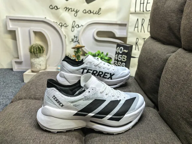 Adidas White Orange Lightweight Mesh Upper Sculpted Foam Midsole Running Shoes 11