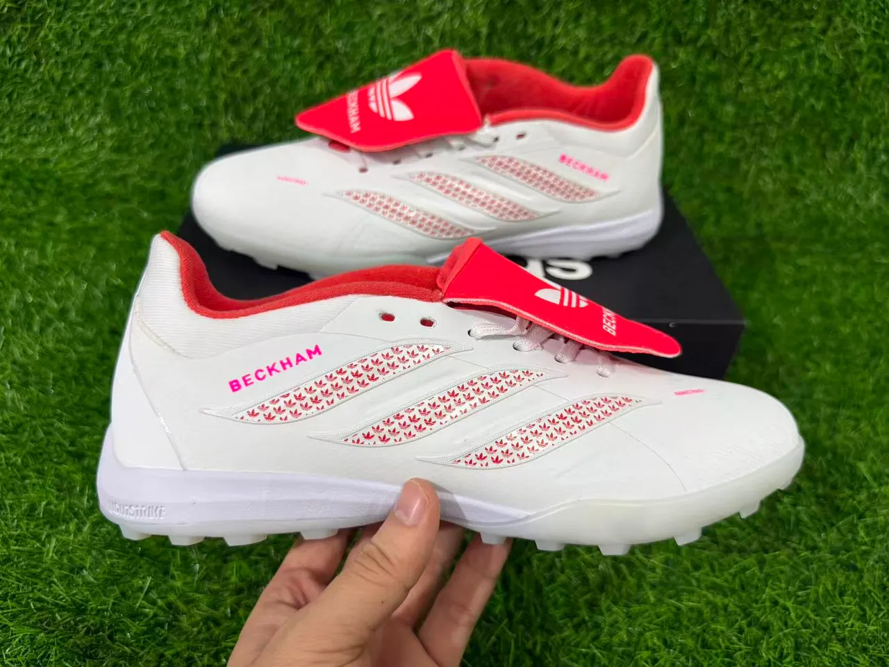 Adidas Branco Vermelho Baixo Superior Sintético Sobreposições de Rayas Texturizadas Grama Artificial Sapatos de Futebol 4
