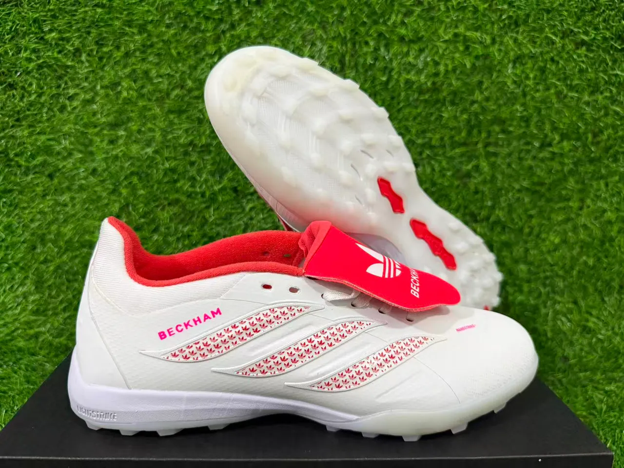 Adidas Branco Vermelho Baixo Superior Sintético Sobreposições de Rayas Texturizadas Grama Artificial Sapatos de Futebol 17