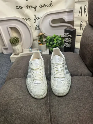 Adidas White Silver Low-Top Leather-Like Upper Lifestyle Sneakers 10