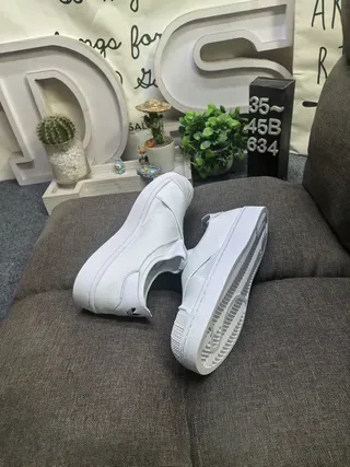 Adidas Chaussures Lifestyle Blanches à Enfiler avec Sangle Croisée Élastique 6