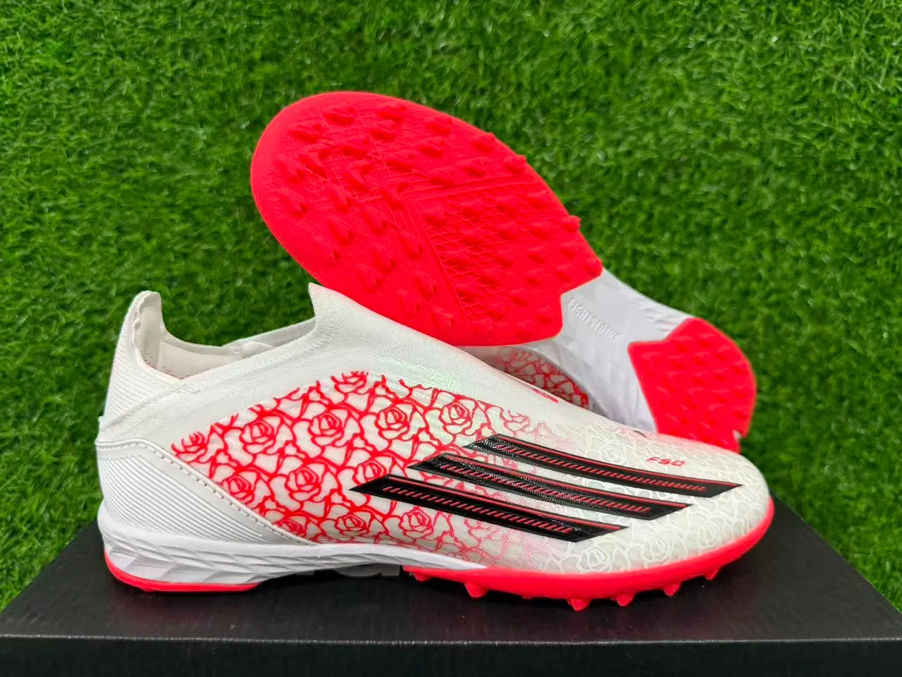 Adidas X Blancs Orange Sans Lacets Ajustement de Chaussette Empeigne Imprimé Rose Overlay Gazon Football 13
