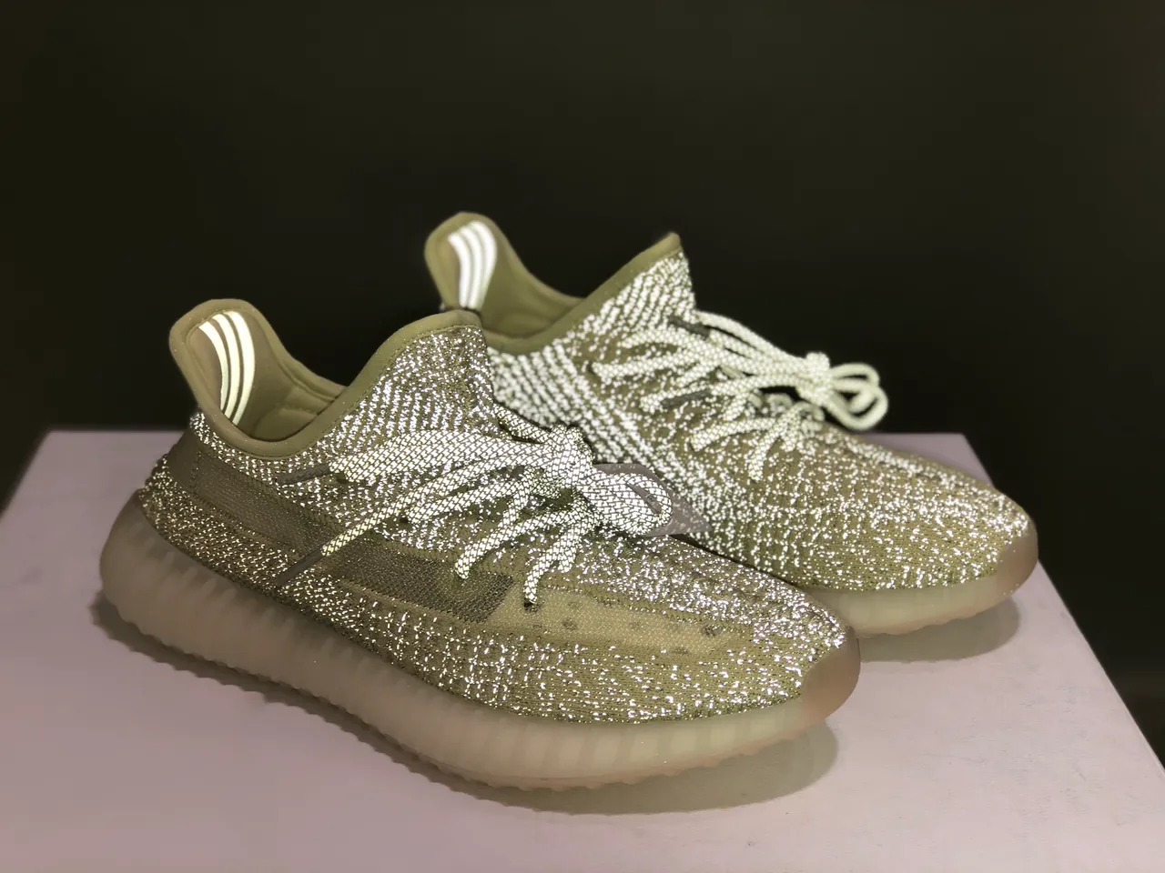 Adidas Yeezy Boost 350 V2 Amarelo pálido Sneakers Lifestyle 5