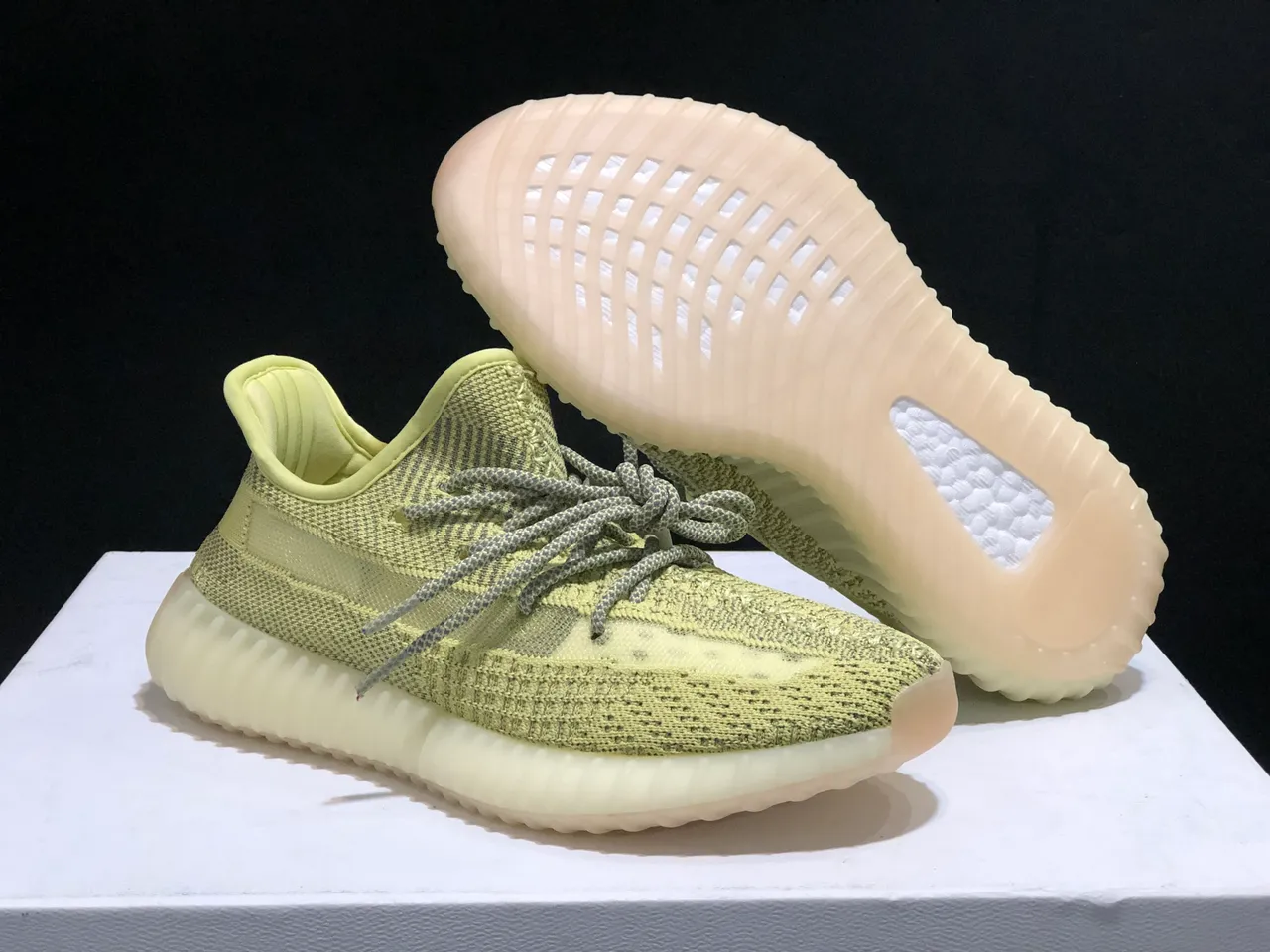 Adidas Yeezy Boost 350 V2 Amarelo pálido Sneakers Lifestyle 6