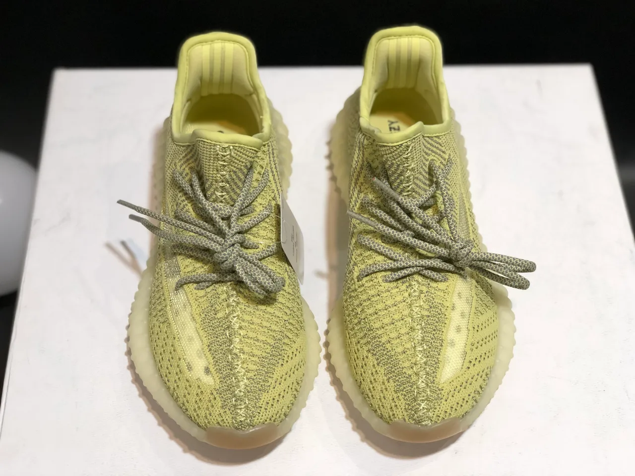 Adidas Yeezy Boost 350 V2 Amarelo pálido Sneakers Lifestyle 10