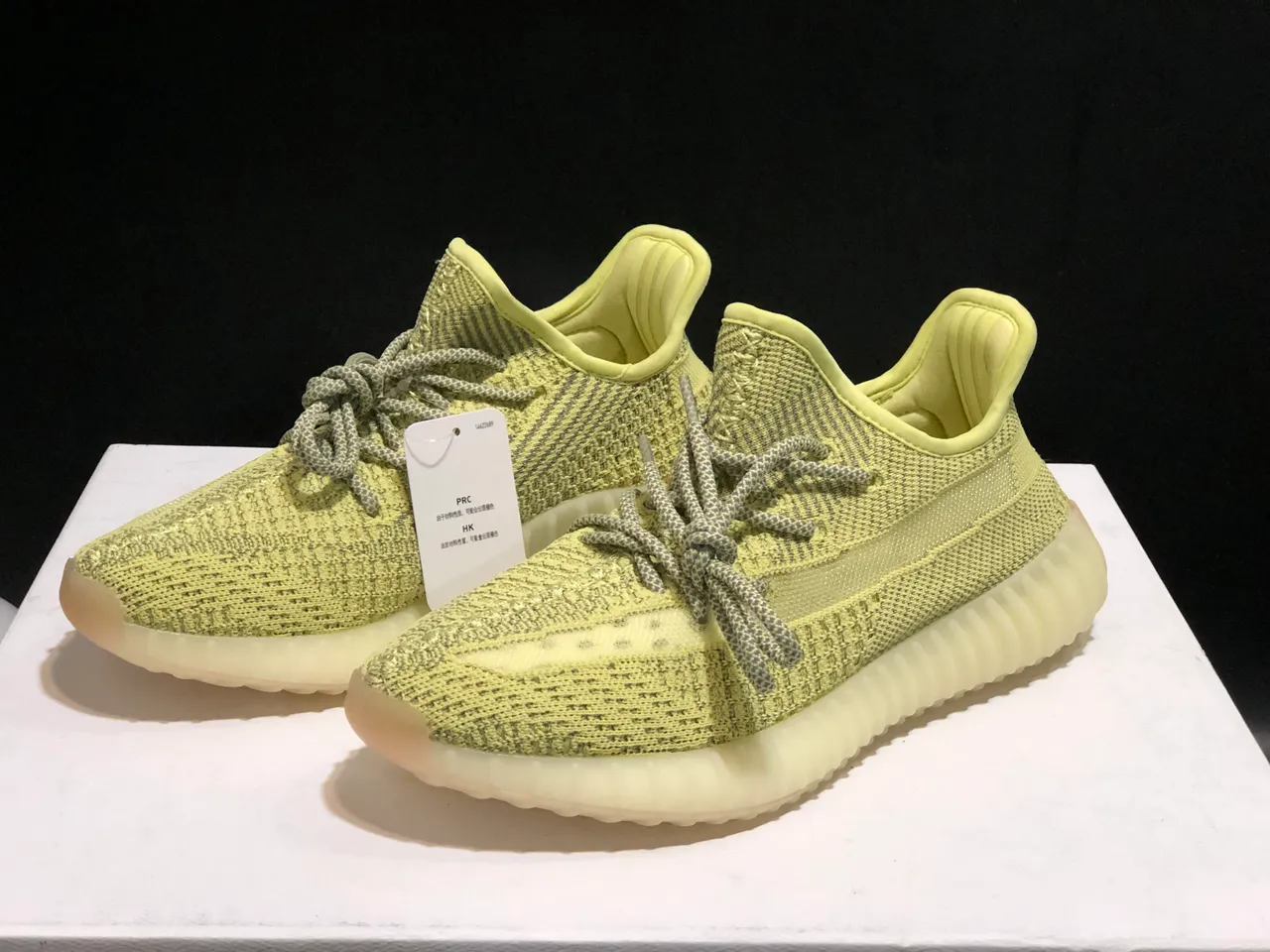 Adidas Yeezy Boost 350 V2 Amarelo pálido Sneakers Lifestyle 14