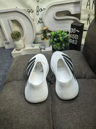 Adidas Yeezy Slide Beige Ribbed Foam Lifestyle Sneakers 8