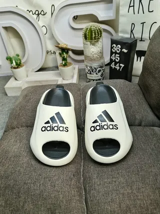 Adidas Yeezy Slide White Black Molded Monolithic Sole Open-Heel Slip-On Slippers 10
