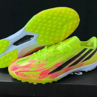 Adidas Amarillo Rosa Bajo Corte Upper Sintético Negro Tres Rayas Branding Césped Zapatos de Fútbol