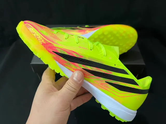 Adidas Jaune Rose Bas Upper Synthétique Noir Trois Rayures Branding Gazon Chaussures de Football 4