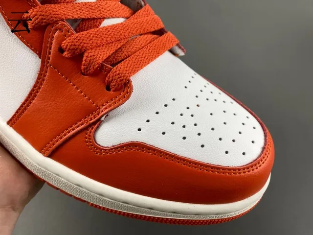 Chaussures de basketball Air Jordan 1 High orange et blanc 3