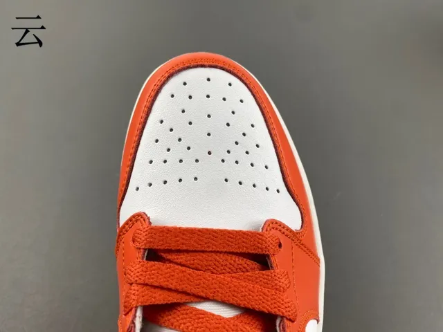 Chaussures de basketball Air Jordan 1 High orange et blanc 6