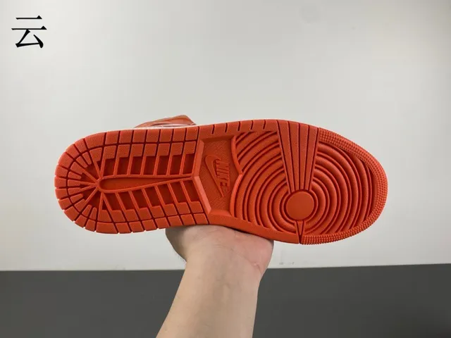 Chaussures de basketball Air Jordan 1 High orange et blanc 7