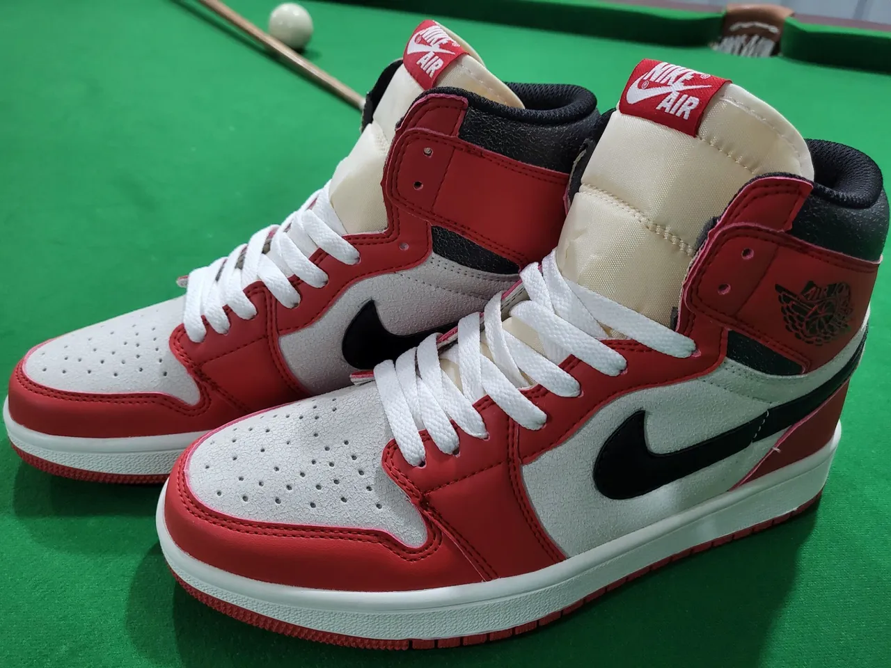 Air Jordan 1 High Red White Black Basketball Shoes 2