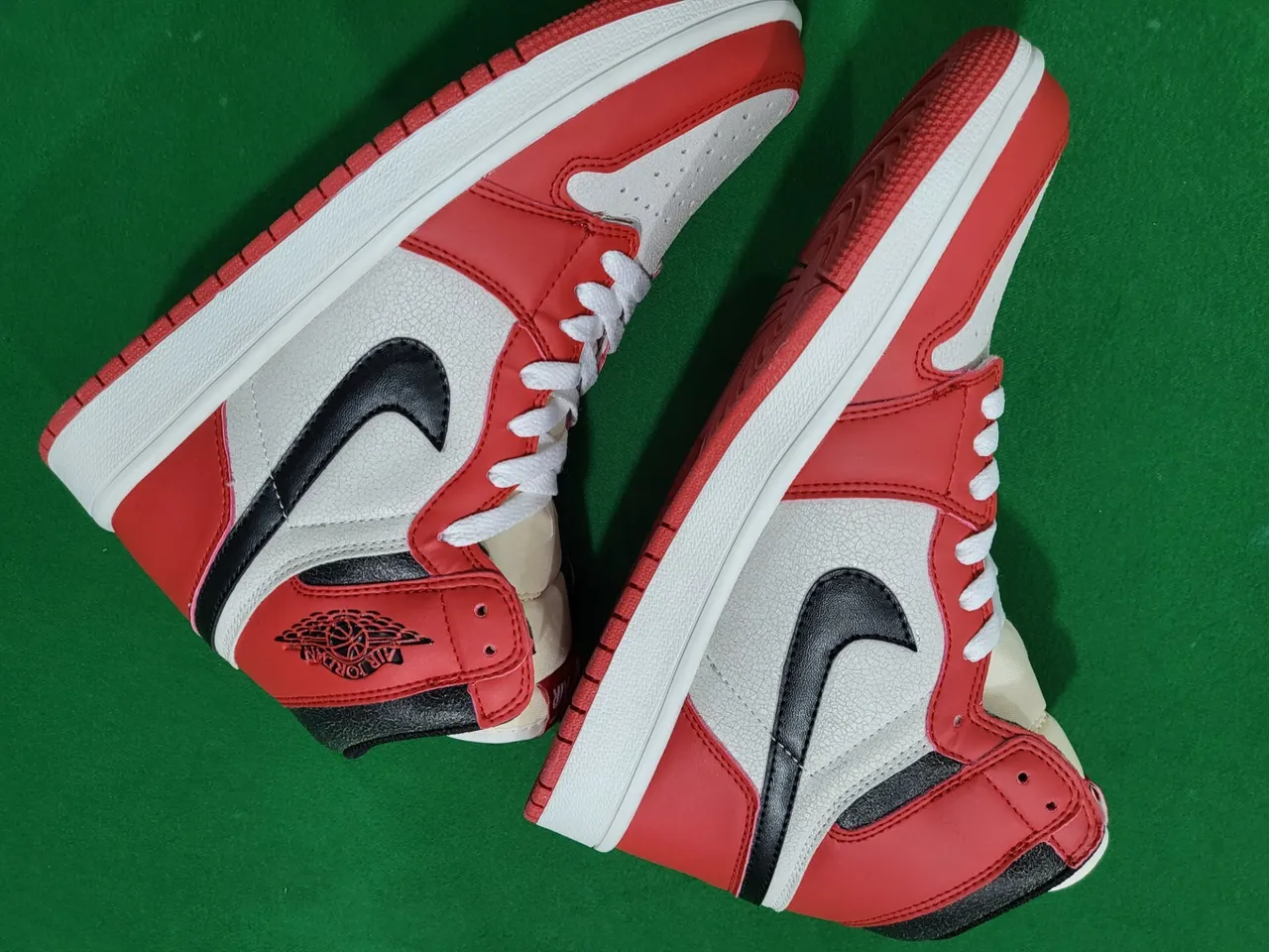 Air Jordan 1 High Red White Black Basketball Shoes 6