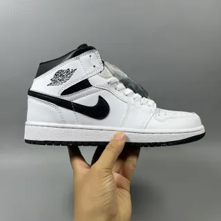 Air Jordan 1 High 白黑篮球鞋