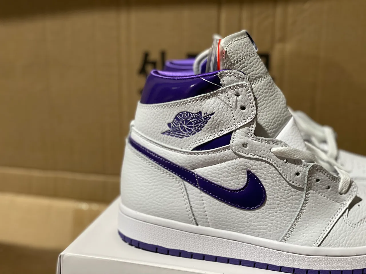 Air Jordan 1 High White Purple Patent Leather Basketball Shoes 2