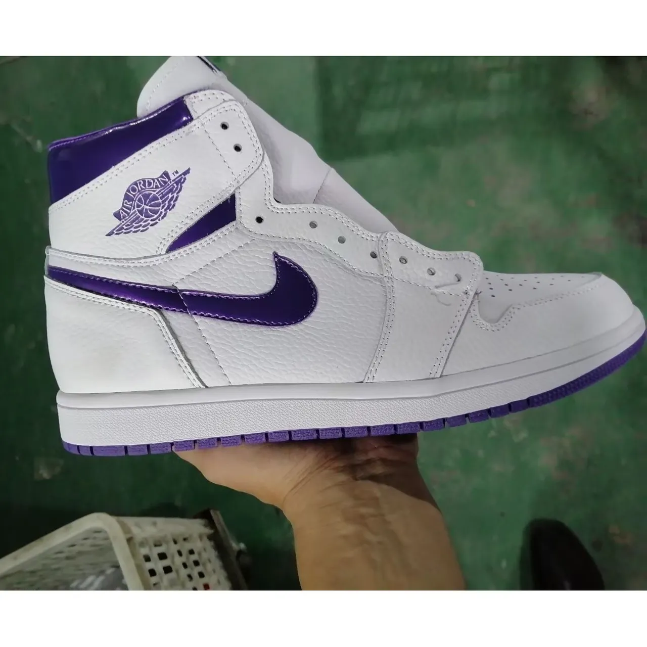 Air Jordan 1 High White Purple Patent Leather Basketball Shoes 3
