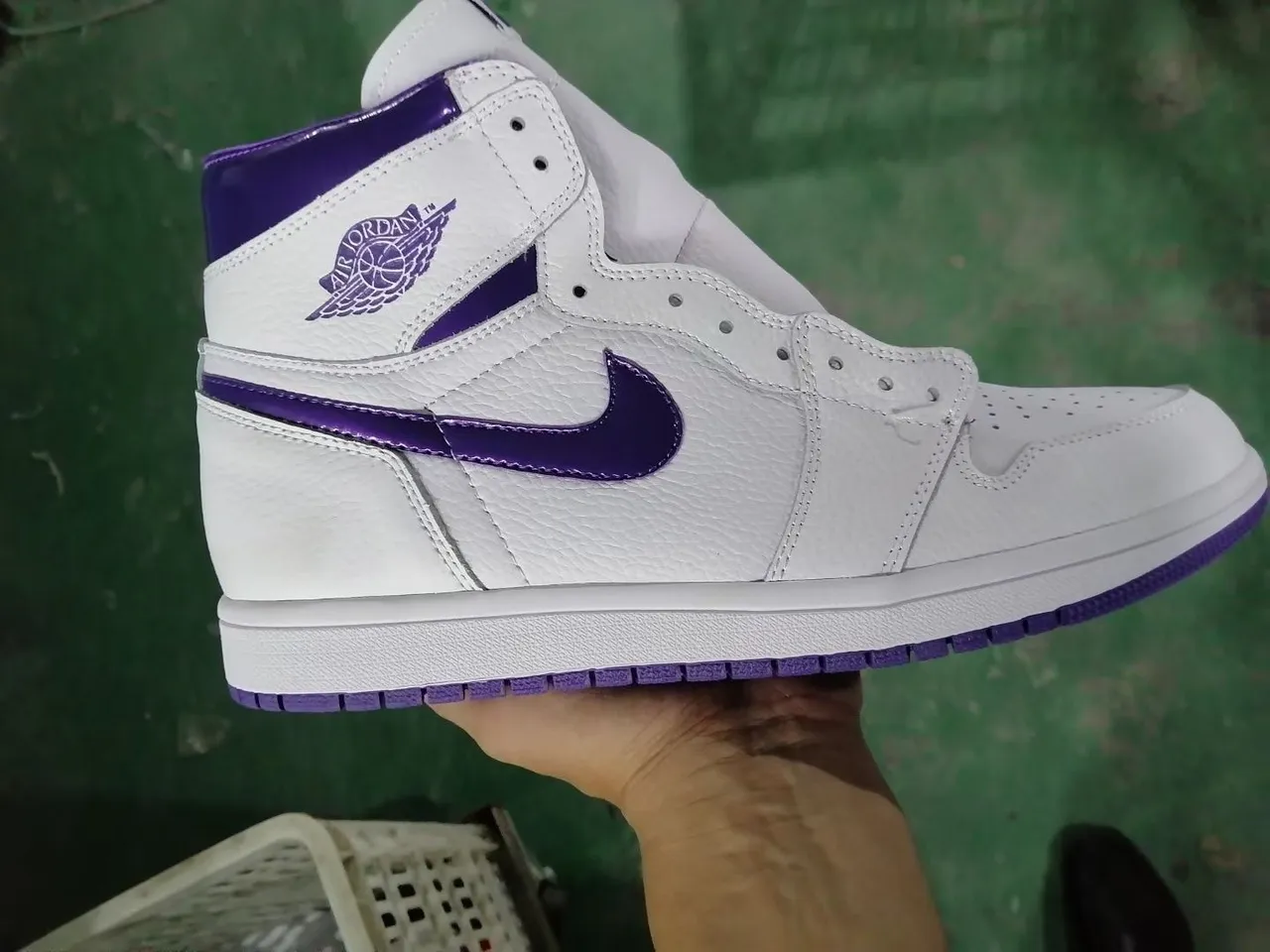 Air Jordan 1 High White Purple Patent Leather Basketball Shoes 5