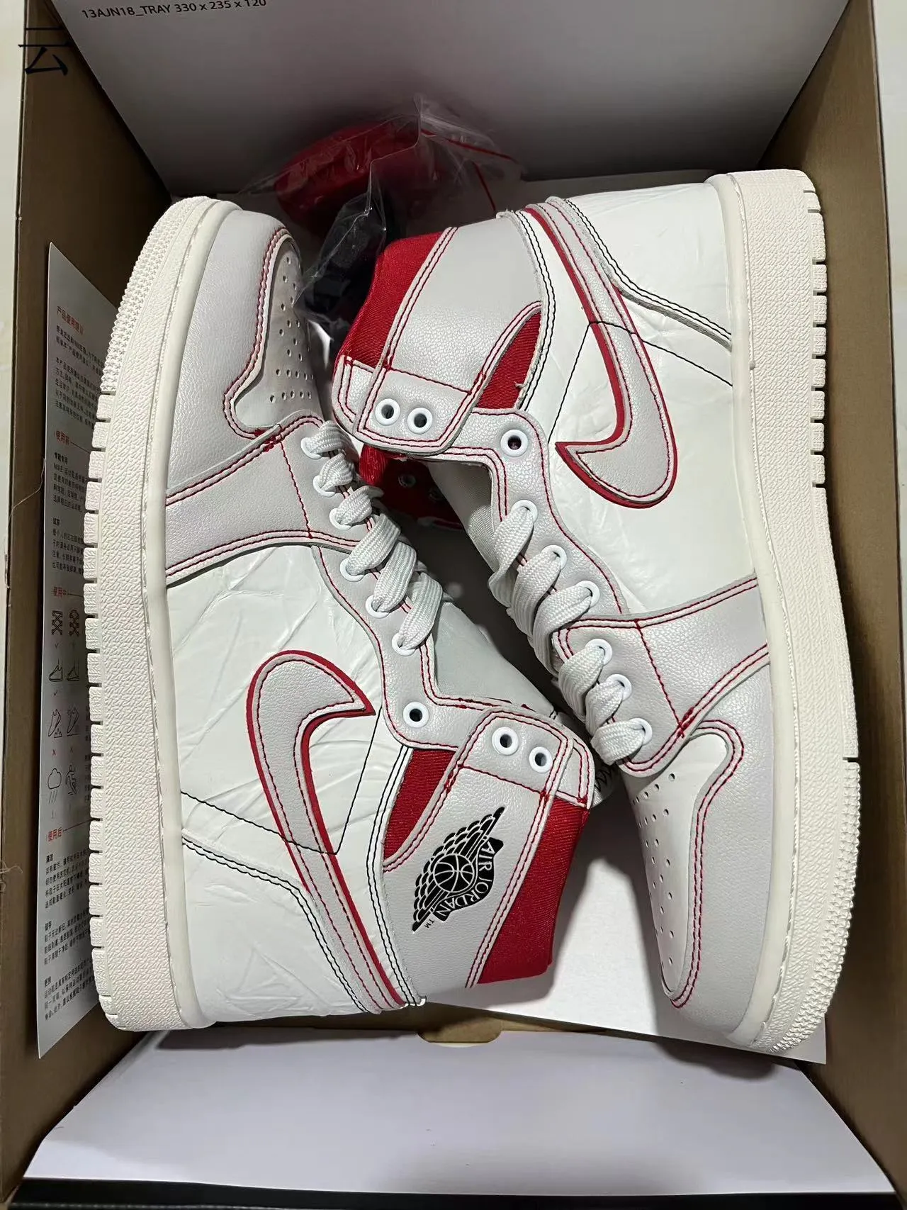 Air Jordan 1 High Tênis de Basquete Couro Crinkled Branco e Vermelho 11