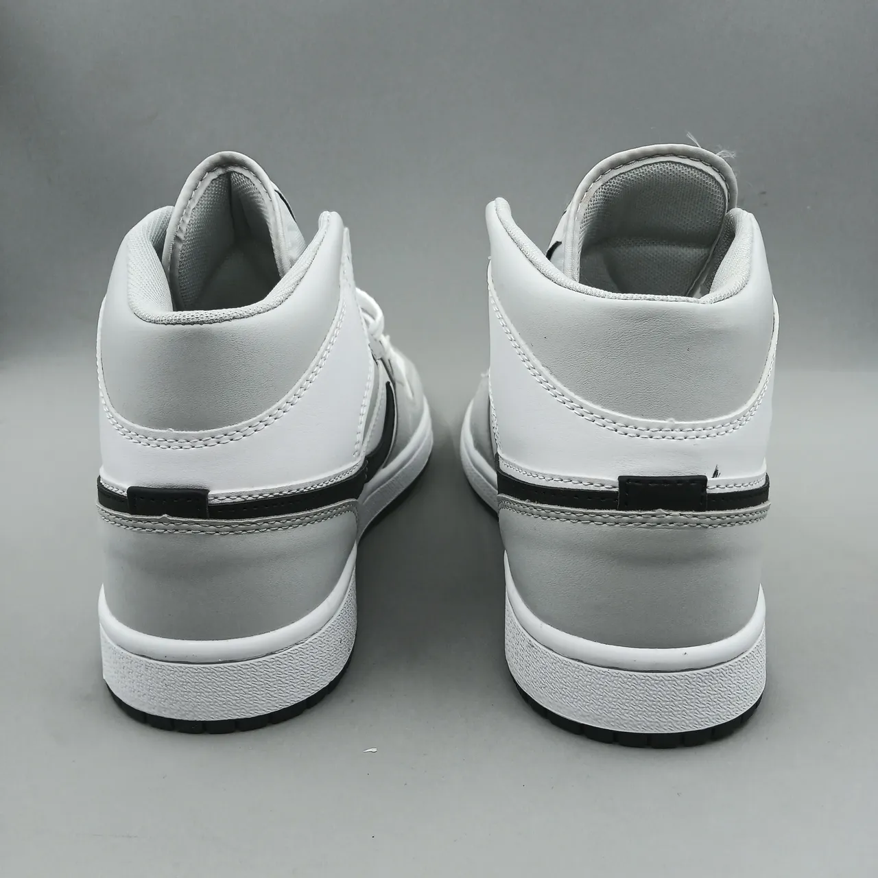 Air Jordan 1 Mid White/Black Basketball Shoes 4