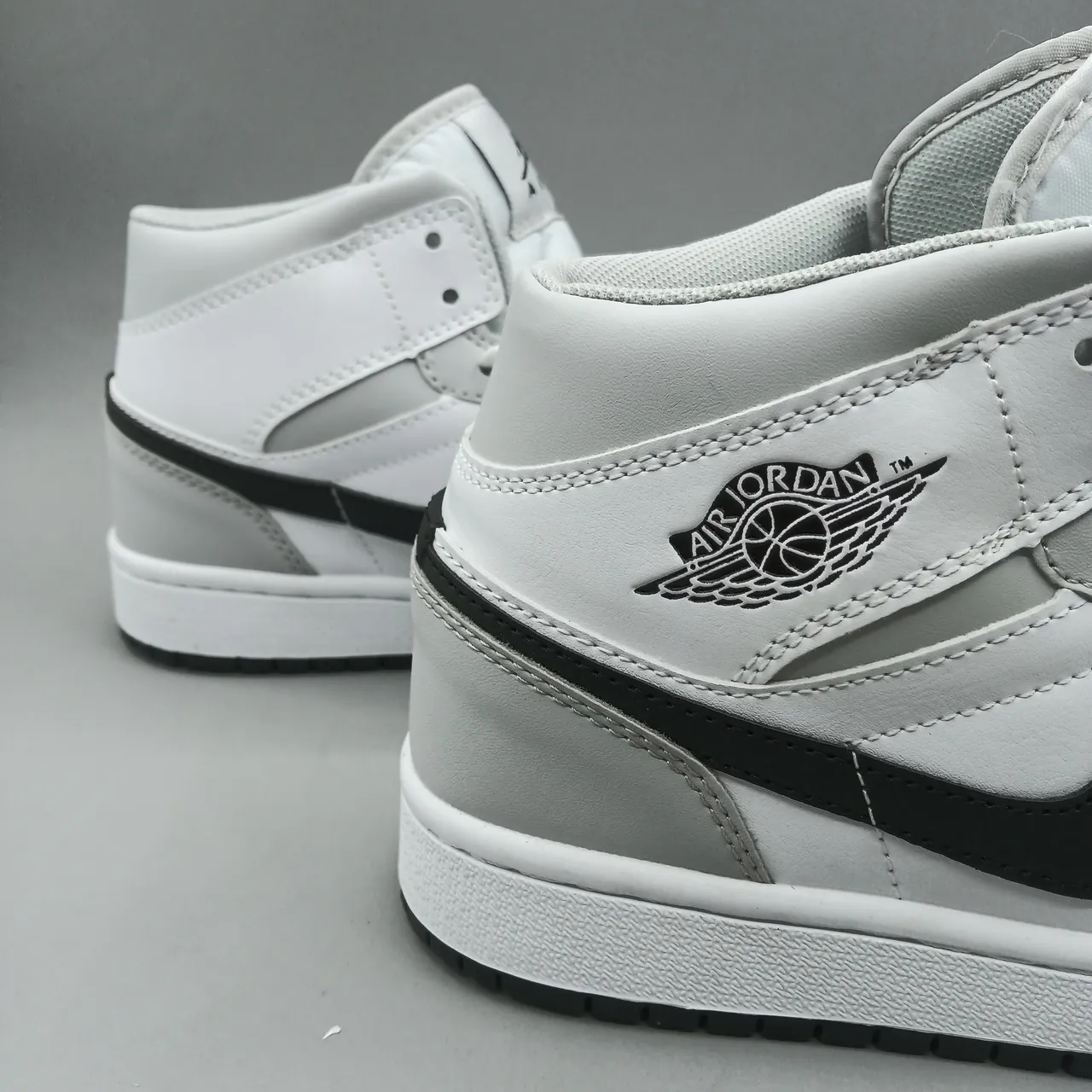 Air Jordan 1 Mid White/Black Basketball Shoes 5