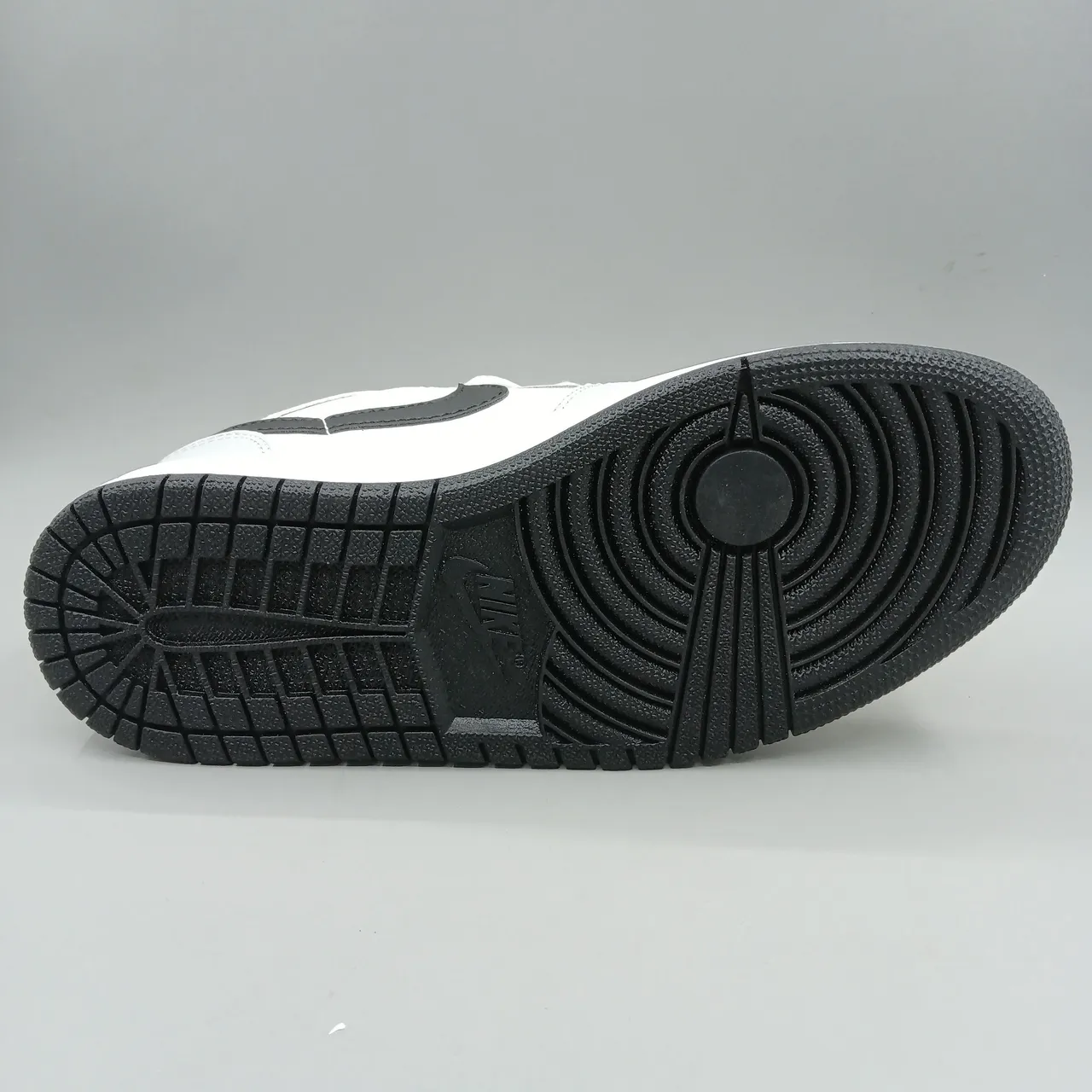 Air Jordan 1 Mid White/Black Basketball Shoes 6