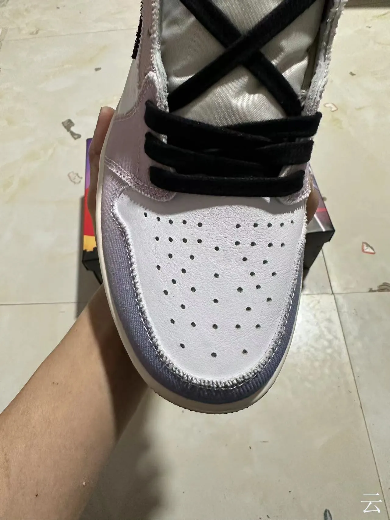 Air Jordan 1 Multi-Material Color-Blocked Basketball Shoes 10