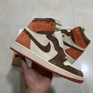 Air Jordan 1 棕褐色麂皮高帮篮球鞋