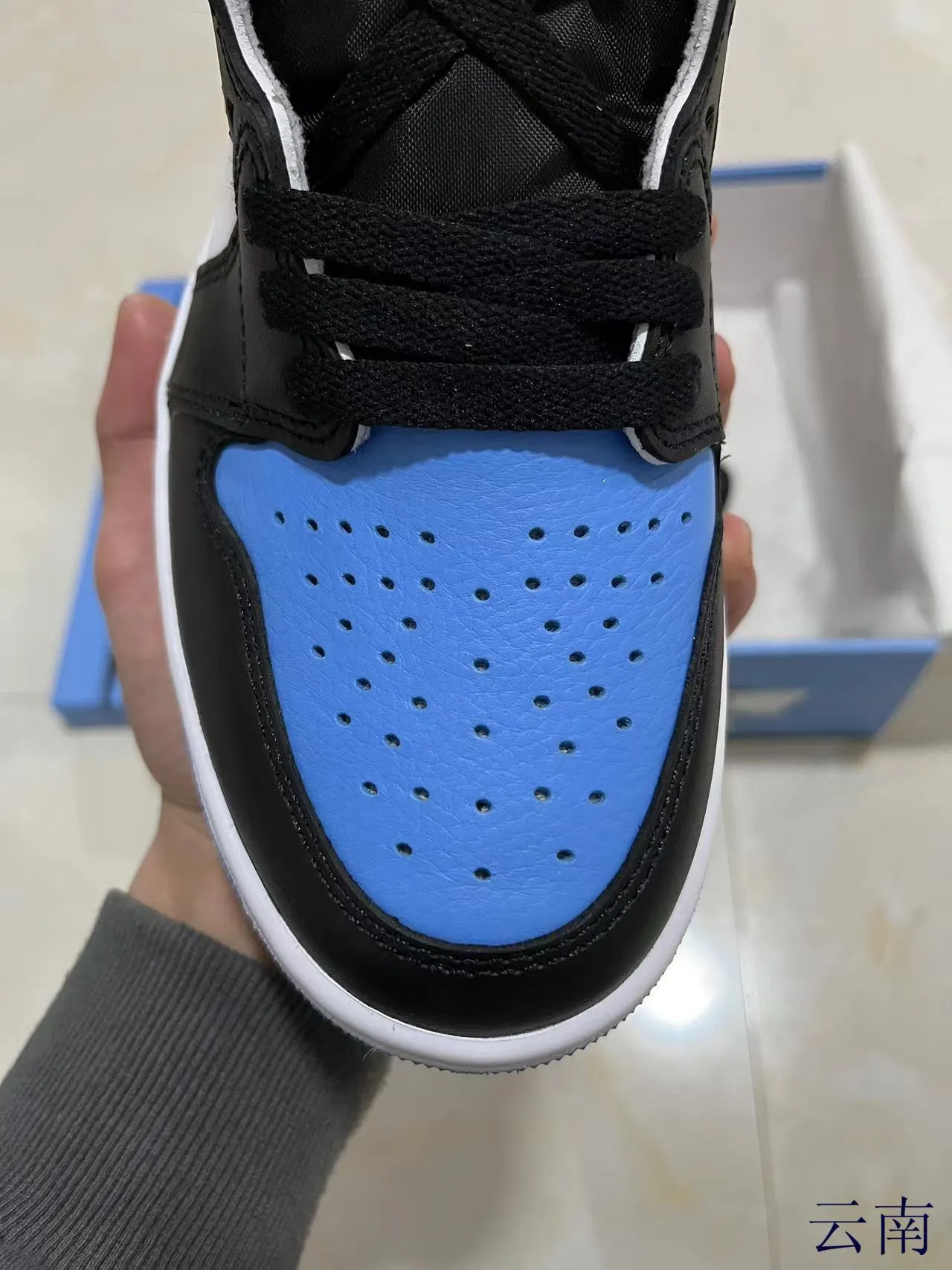 Air Jordan 1 University Blue Black White Basketball Shoes 3