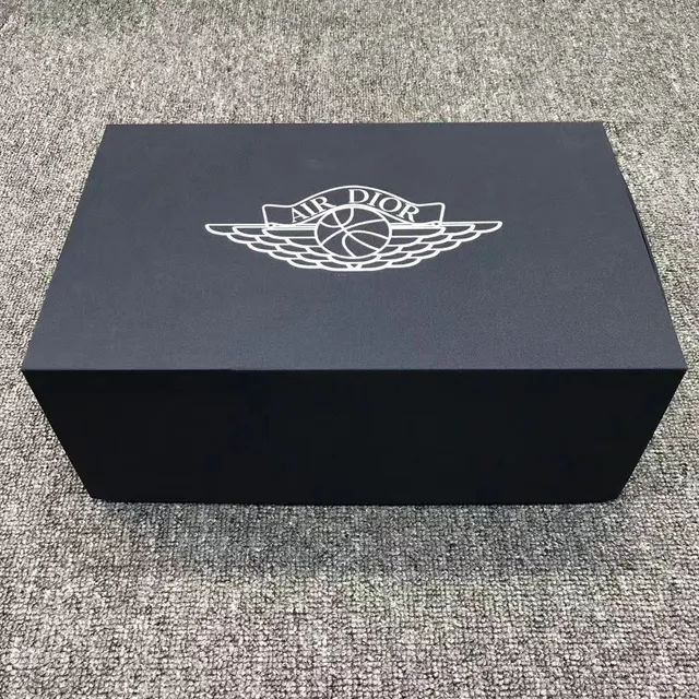 Chaussures de basketball Air Jordan 1 x Dior blanc gris noir semelle translucide 17