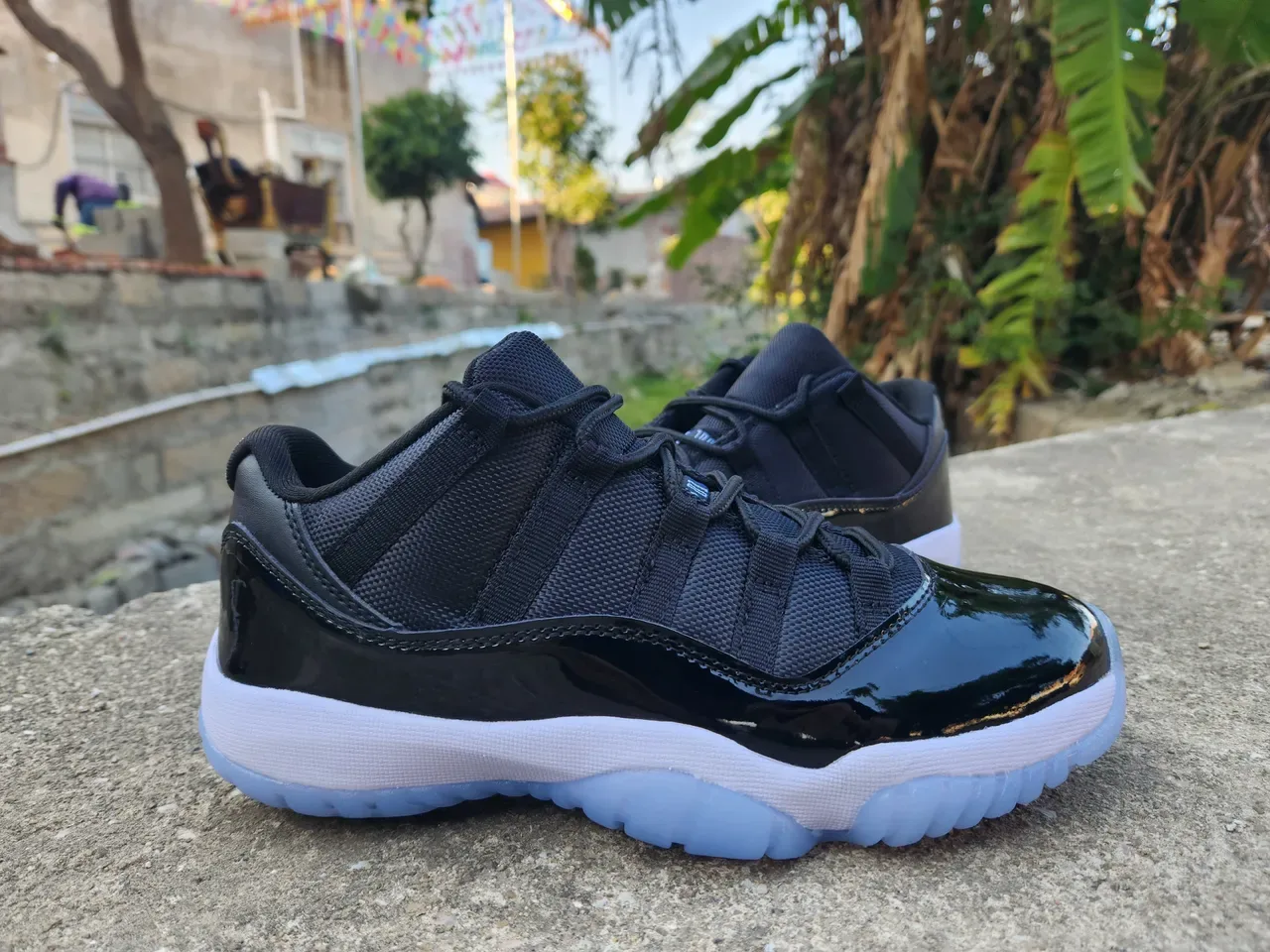 Air Jordan 11 Preto Azul Couro Patentado Capa da Ponta Malha Superior Tênis de Basquete 3