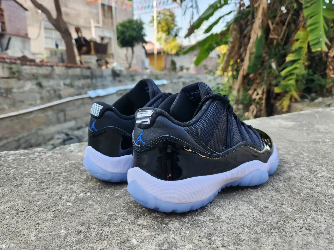 Air Jordan 11 Preto Azul Couro Patentado Capa da Ponta Malha Superior Tênis de Basquete 5