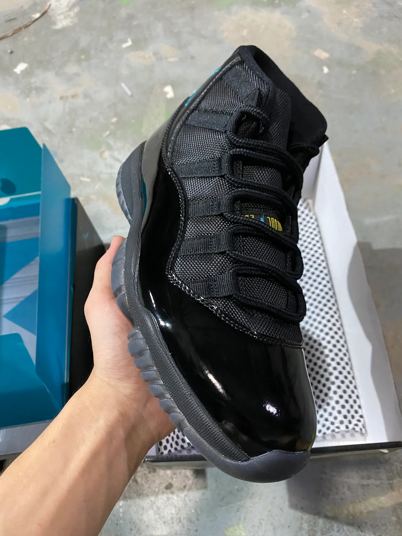 Air Jordan 11 Black Turquoise Jumpman Basketball Shoes 2