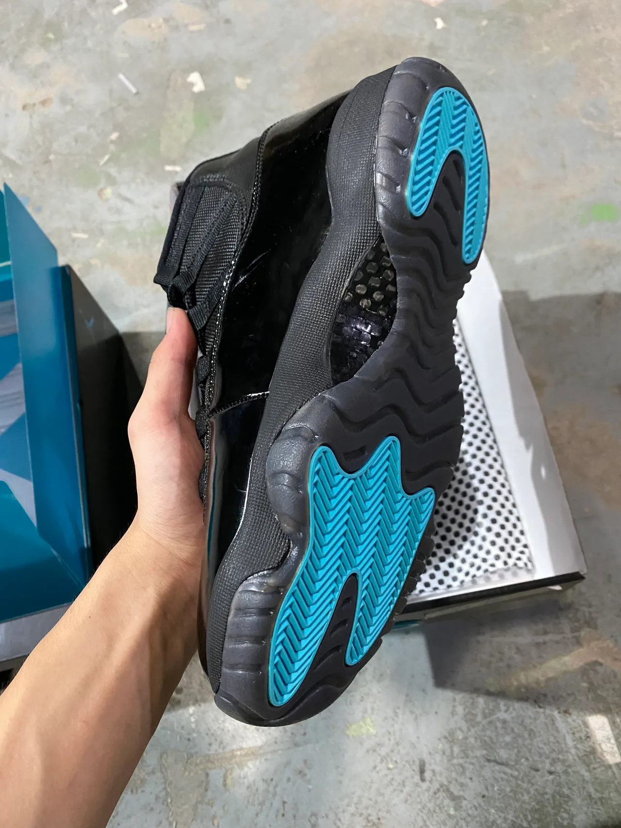 Air Jordan 11 Black Turquoise Jumpman Basketball Shoes 4