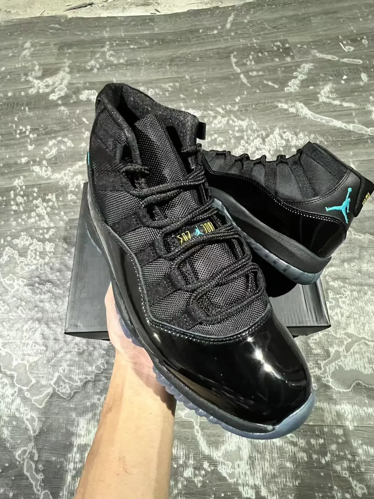 Air Jordan 11 Noir Turquoise Cuir Patent Chaussures de Basketball 2