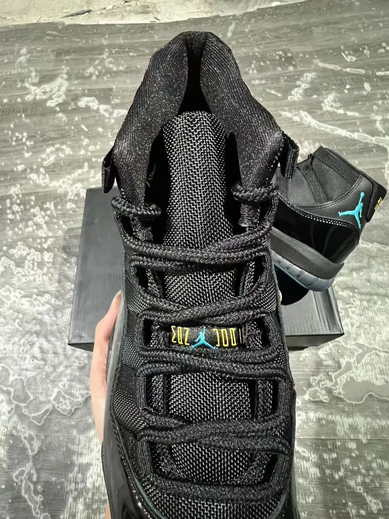 Air Jordan 11 Noir Turquoise Cuir Patent Chaussures de Basketball 4