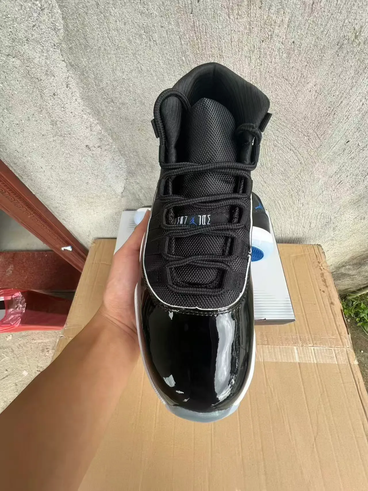 Air Jordan 11 Preto Branco Azul Tênis de Basquete 3