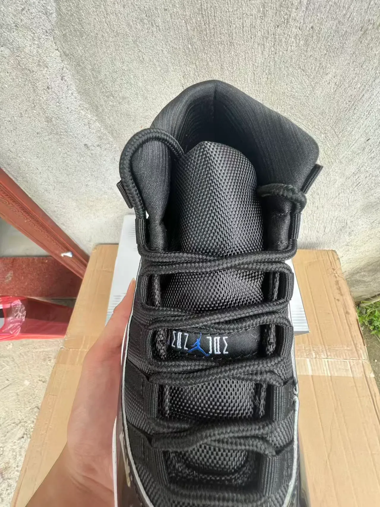Air Jordan 11 Preto Branco Azul Tênis de Basquete 4