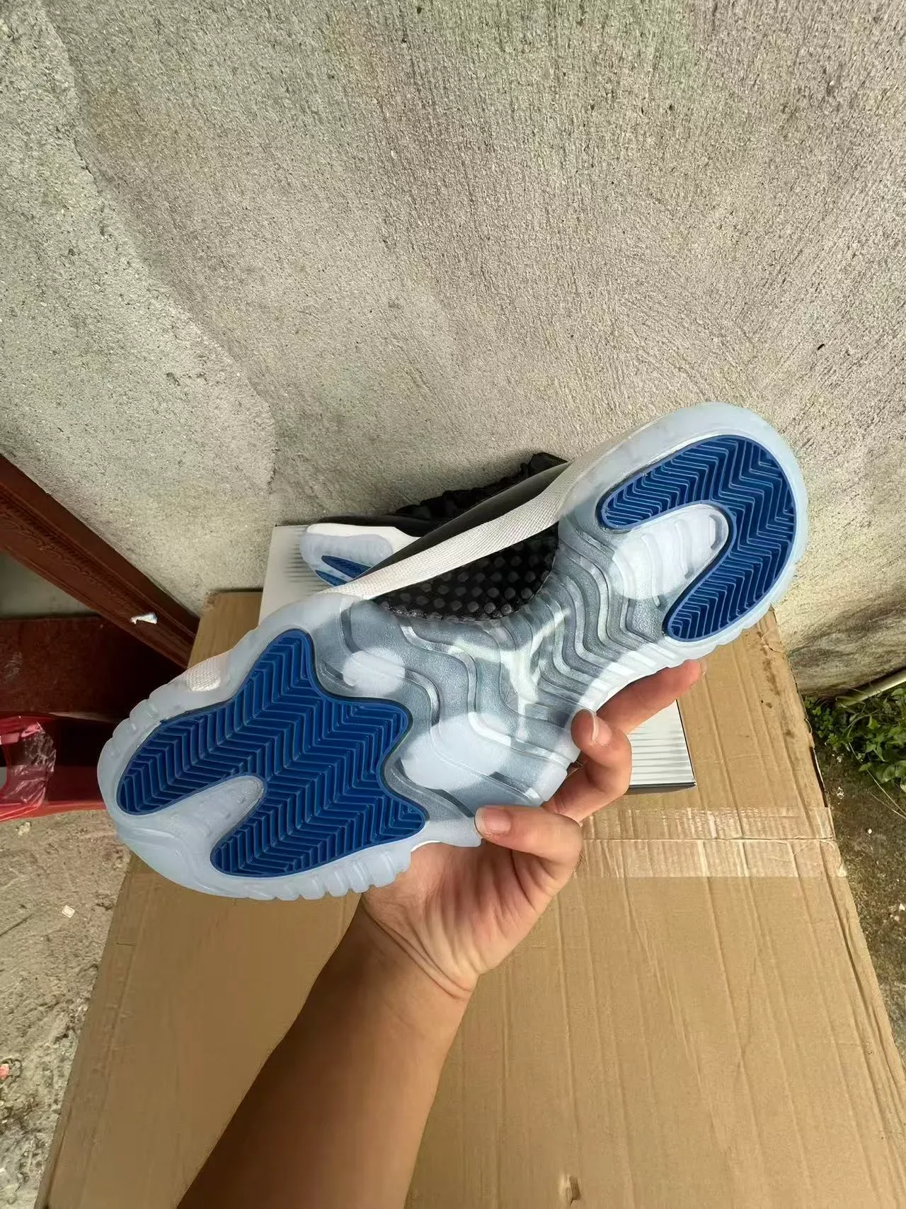 Air Jordan 11 Preto Branco Azul Tênis de Basquete 6