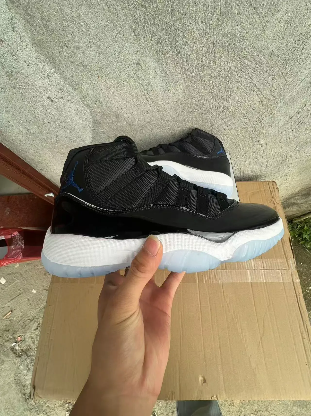 Air Jordan 11 Preto Branco Azul Tênis de Basquete 7