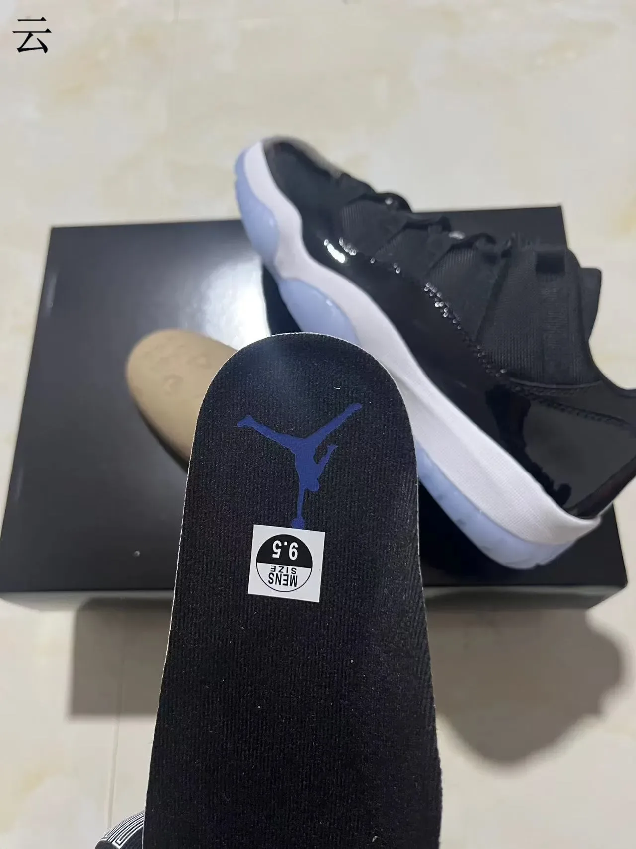 Air Jordan 11 Noir Blanc Icy Blue Chaussures de Basketball 4