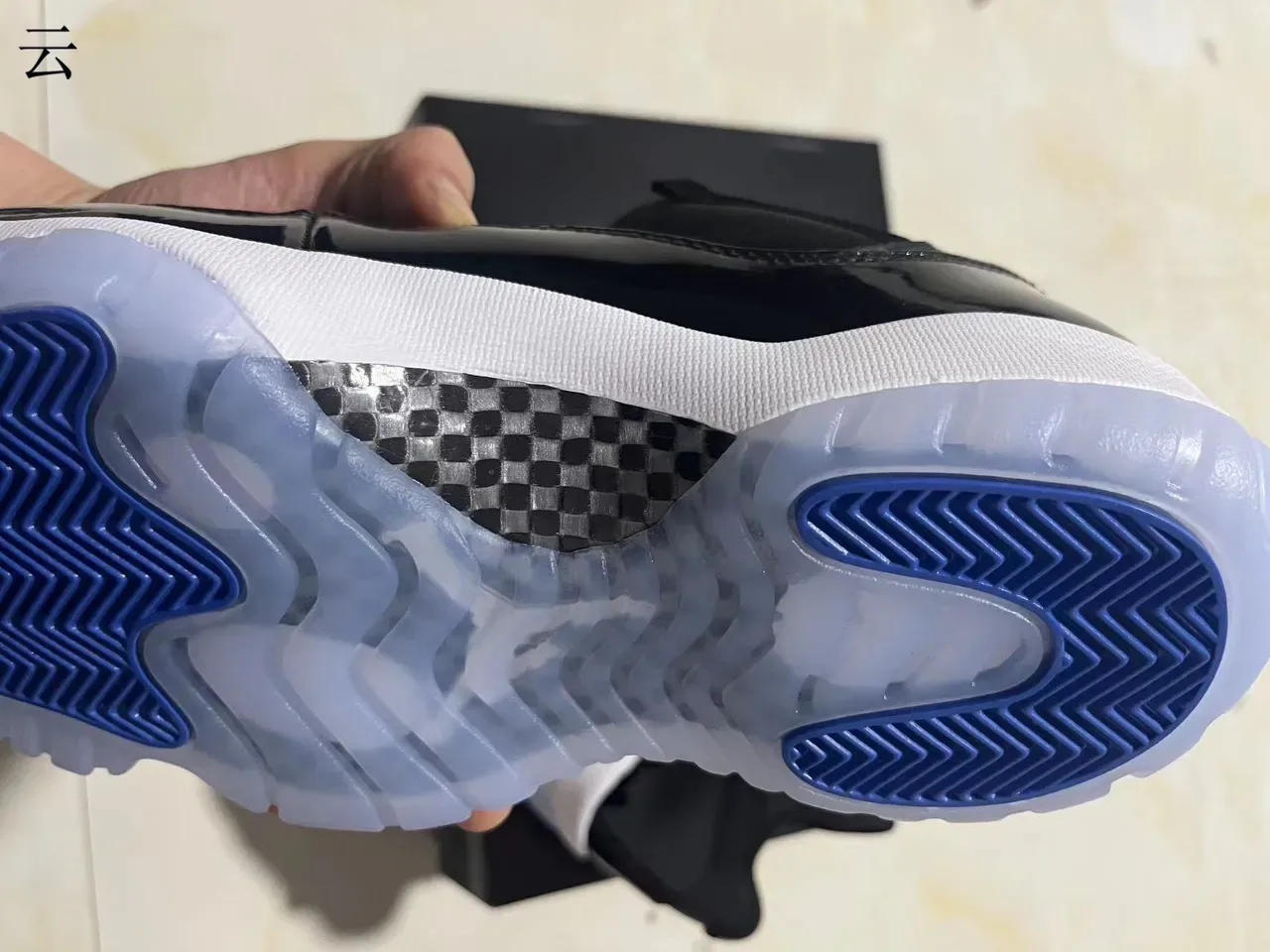 Air Jordan 11 Noir Blanc Icy Blue Chaussures de Basketball 7