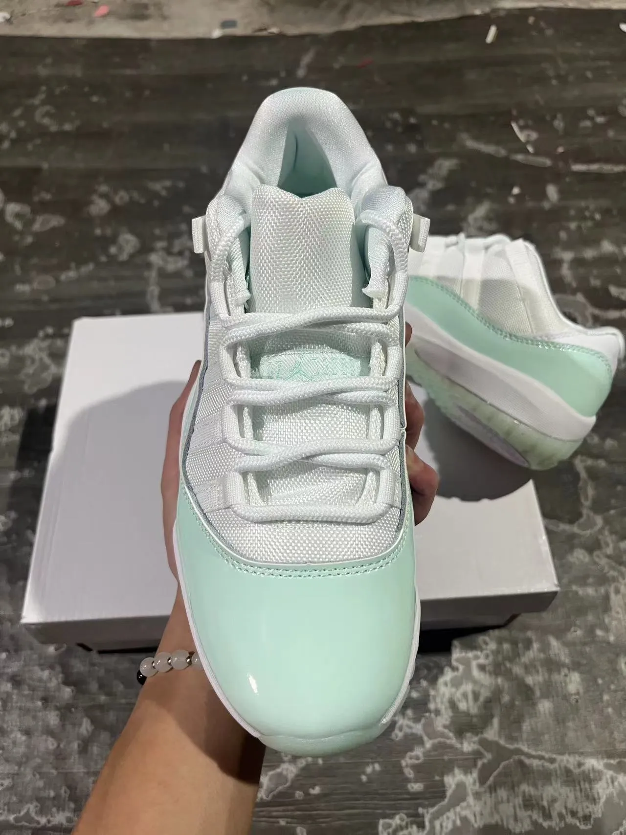 Air Jordan 11 मिंट ग्रीन पेटेंट लेदर बास्केटबॉल जूते 3