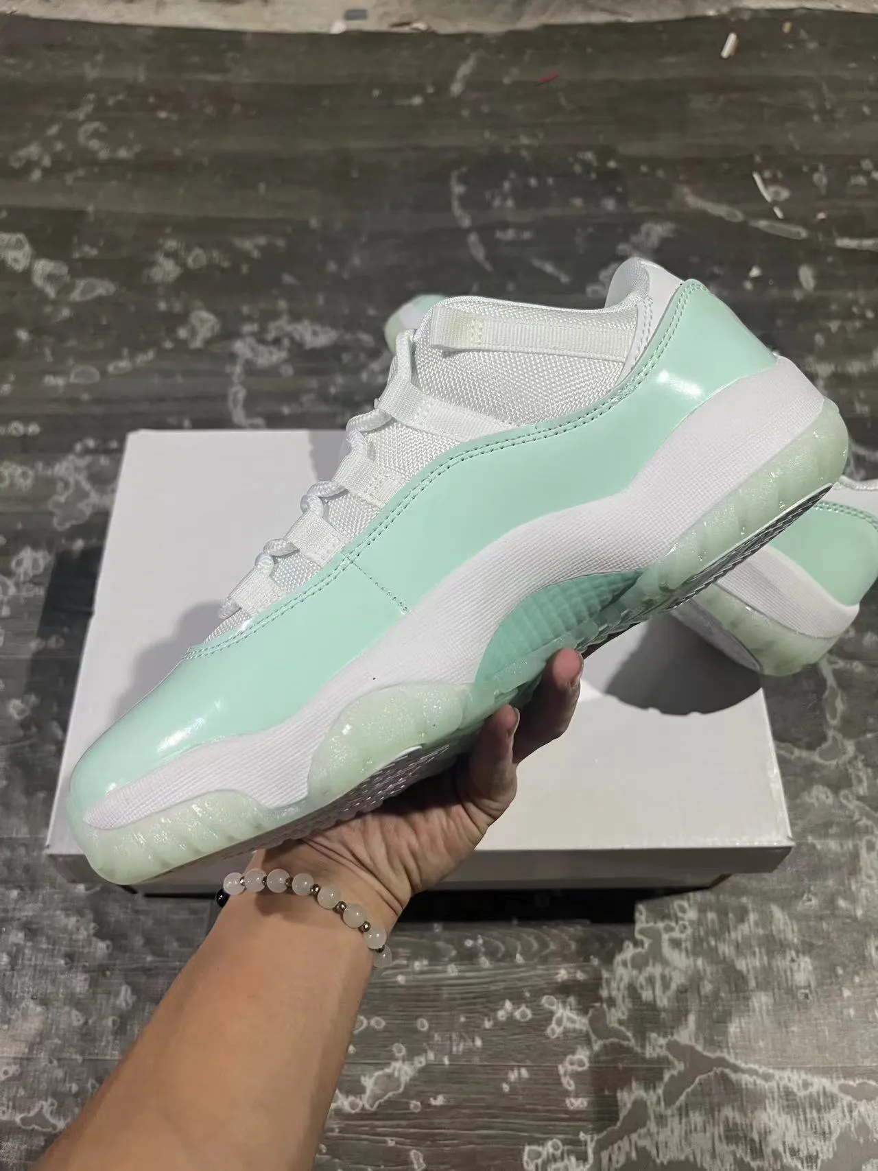 Air Jordan 11 मिंट ग्रीन पेटेंट लेदर बास्केटबॉल जूते 5