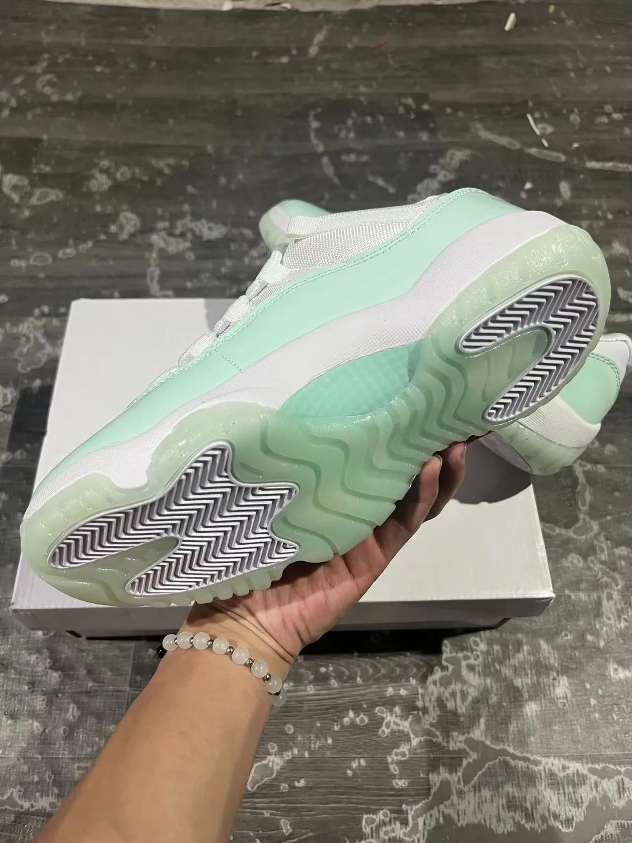 Air Jordan 11 मिंट ग्रीन पेटेंट लेदर बास्केटबॉल जूते 6