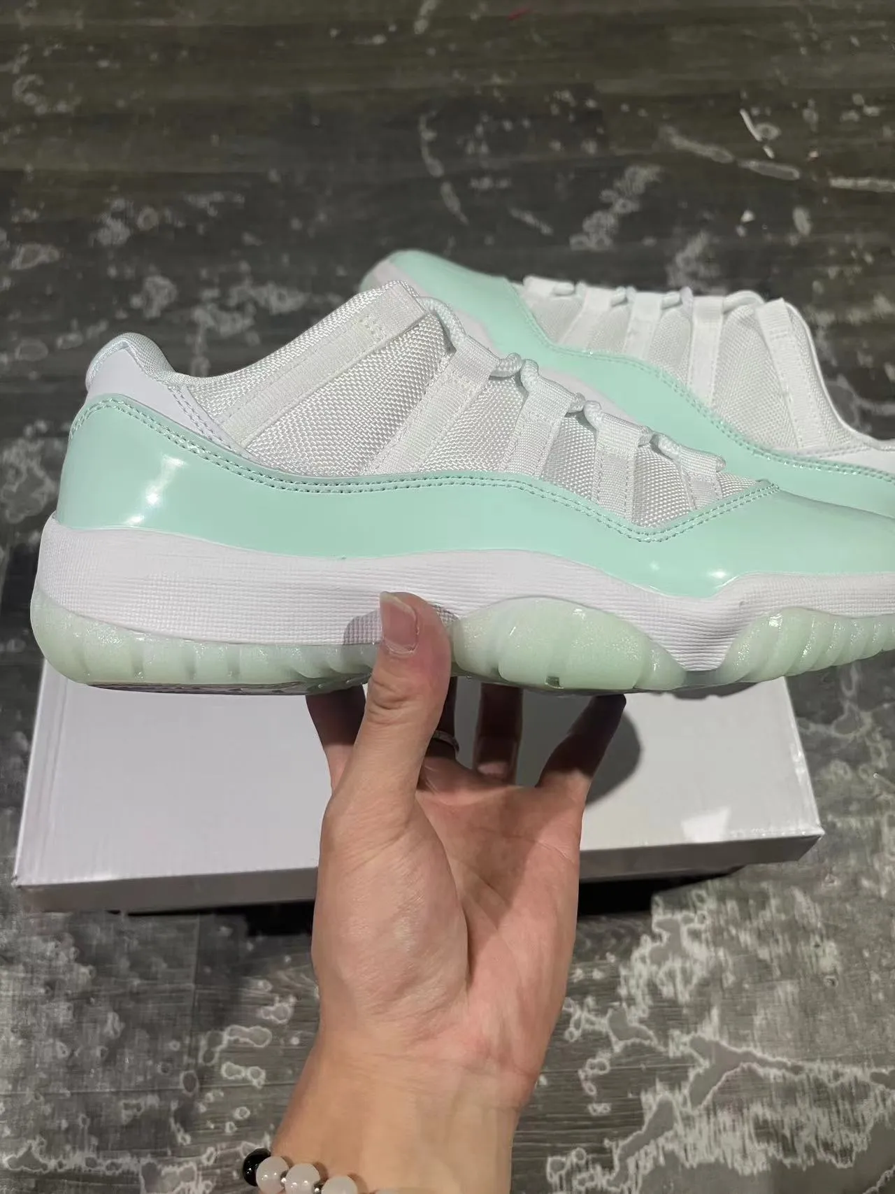 Air Jordan 11 मिंट ग्रीन पेटेंट लेदर बास्केटबॉल जूते 7